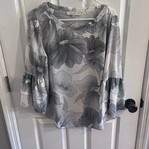 Loft Blouse. Size Medium. White and Navy. Floral.